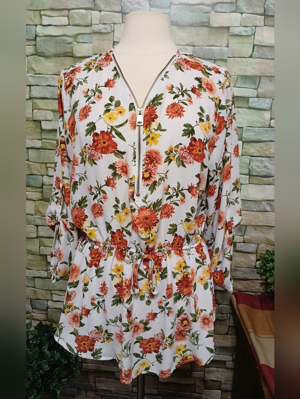 Rue21 XL White Floral Zip-Front Tunic Rust/Yellow Blooms
